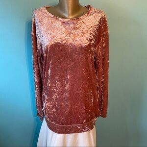 Cabin Fever‎ long  sleeved top